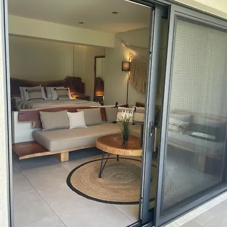 Mola Papaya Μόλα Καλύβα